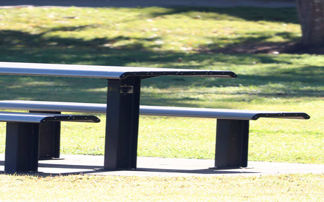 Enhancing Public Spaces: The Advantages of Aluminium Picnic Tables for Businesses